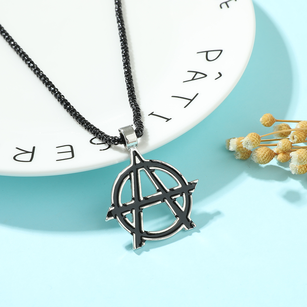 Movies Avengers Symbol Letter  - Vintage Jewelry Collection reseña y precio