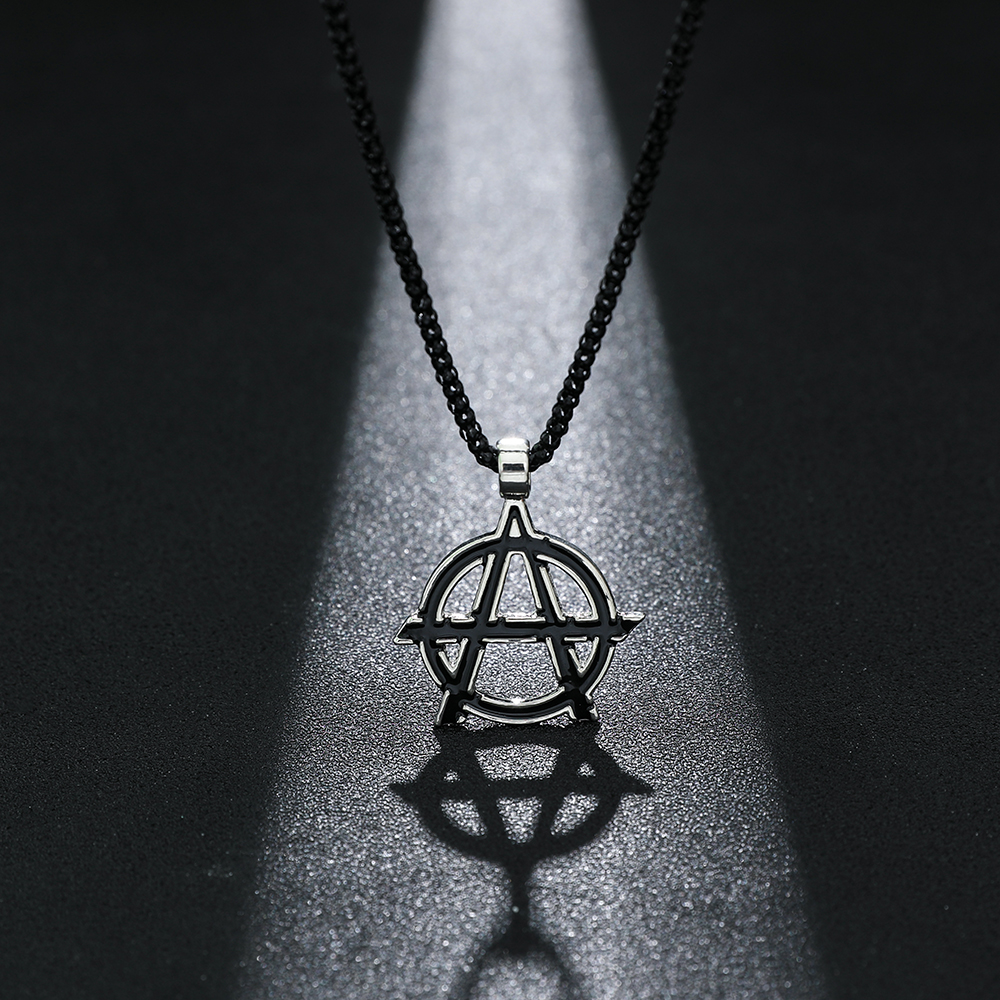 Movies Avengers Symbol Letter  - Vintage Jewelry Collection reseña y precio