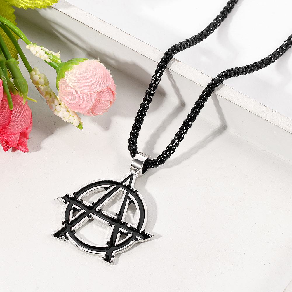 Movies Avengers Symbol Letter  - Vintage Jewelry Collection reseña y precio